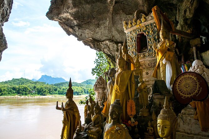 6-Day Private Laos Tour to Vientiane, Pak Ou Cave, Luang Prabang - Vientiane temples and monuments, in a tight, easy loop