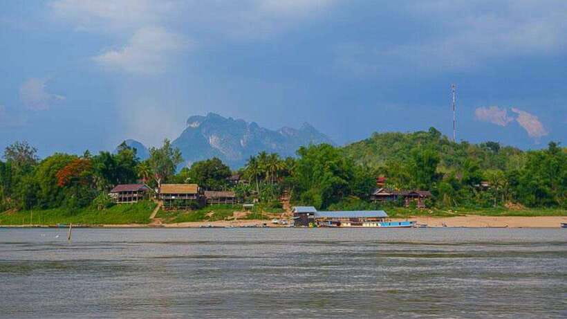 Chiang Rai: 2-Day Transfer to Luang Prabang by Slow Boat - Day 1 on the Mekong: cruising to PakBeng and settling in for the night