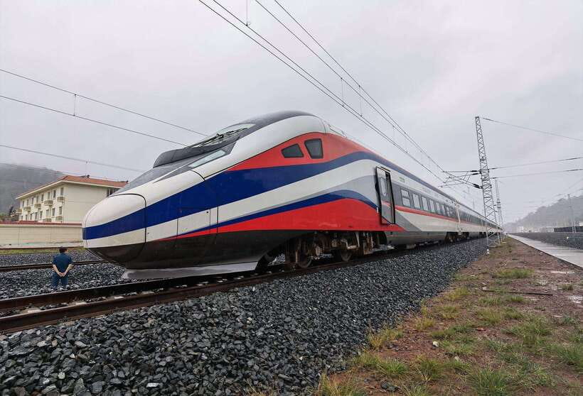 Day Trip Vientiane - VangVieng by Express Train - Express train day trip timing: how the day is paced