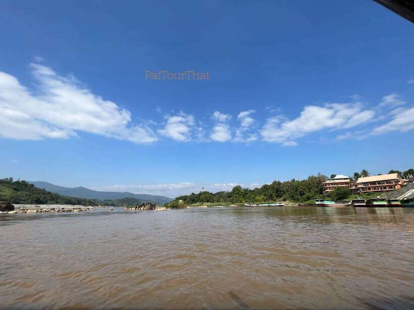 From Chiang Rai : 2 Day 1 Night Slow Boat to Luang Prabang - Boat conditions, crowd level, and how to survive day one