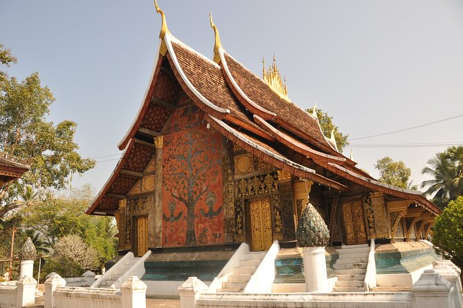 Full-Day Luang Prabang Highlights Tour Including Kuangsi Waterfall - How the Guide Experience Shapes the Day