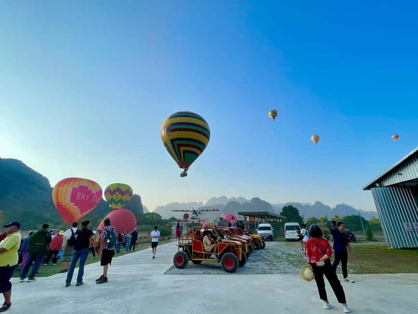 Hot Air Balloon in VangVieng pick up-drop off - Key things that make this balloon ride tick