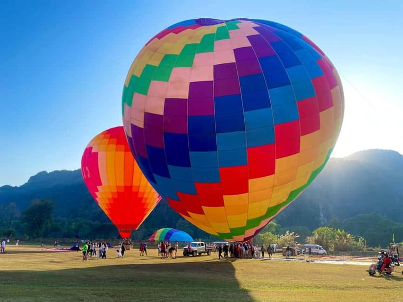 Hot Air Balloon in VangVieng pick up-drop off - Why soaring above Vang Vieng feels so different than land views