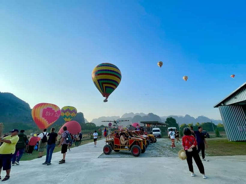 Hot Air Balloon in VangVieng pick up-drop off - When weather changes the plan, and why crews matter