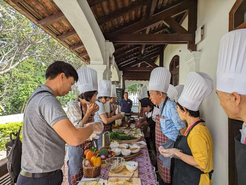 Luang Prabang: Cooking Class at the Former Royal Palace - Why Cook Lao Food at Victoria Xiengthong Palace Grounds?