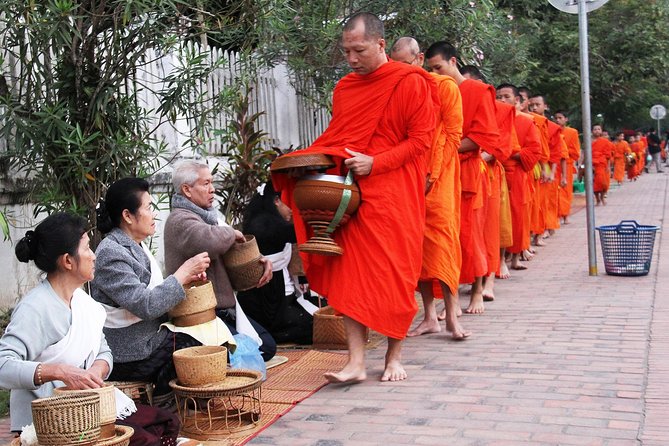 Luang Prabang Early Morning Alms Giving and Wet Market - Alms giving etiquette that keeps you from accidentally doing the wrong thing
