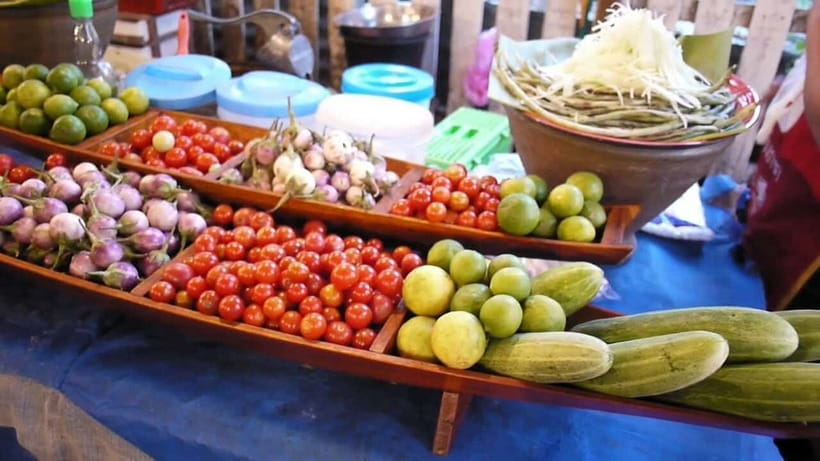 Luang Prabang: Foodie Walking Tour & Monk Blessing - What You Actually Taste: Lao Snacks, Special Dishes, and Local Favorites