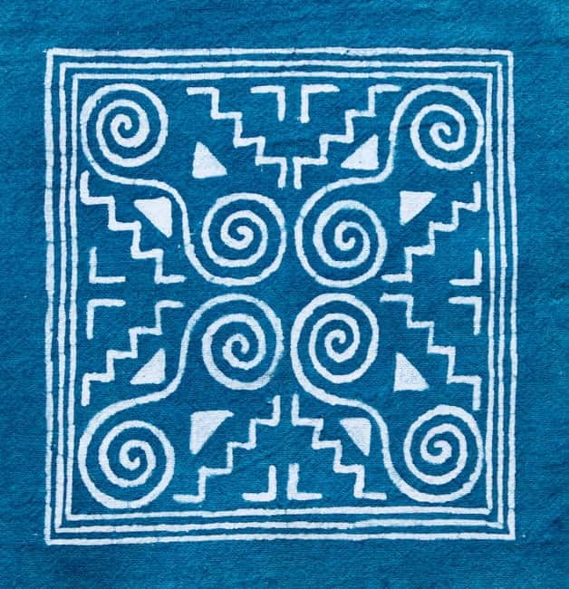 Luang Prabang: Hmong Batik Art Workshop - Turning fabric into batik in Luang Prabang