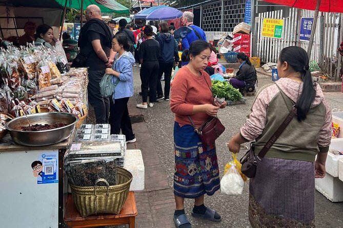 Luang Prabang Local Market and Morning Food Tour with Drinks - Key things you will notice on this tour