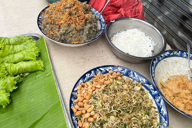 Luang Prabang Local Market and Morning Food Tour with Drinks - The 7:00 am flow: pickup, timing, and what the first hour feels like