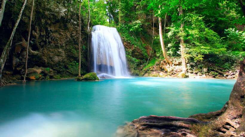 Luang Prabang: Local Village & Kuang Si Falls Private Tour - Village visits between Ban Ouay, Ban Ou, and Ban Thapene