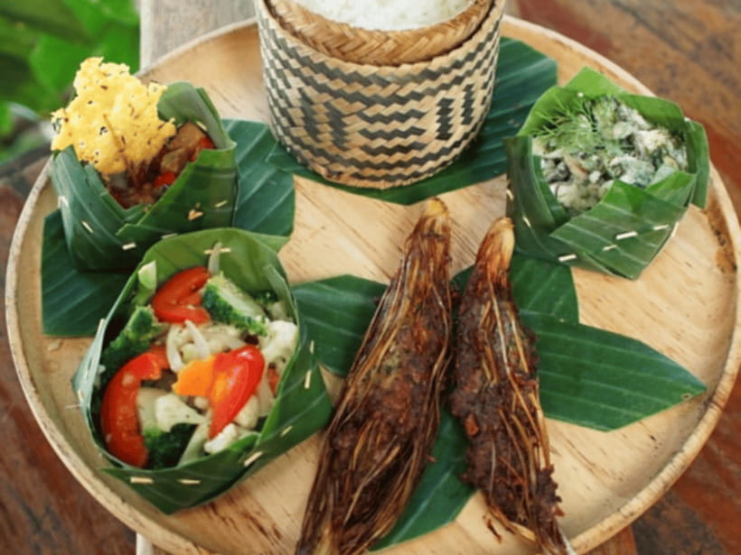 Luang Prabang: Mekong Sunset Cruise & Lao Tasting Dinner - Your Lao Tasting Platter of 7 Dishes, Served the Lao Way