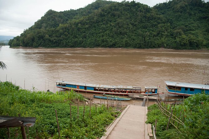 Luang Prabang Mountain Bike Cycling Tour - Ban Xang Hai lunch and shower: the comfort upgrade that makes this tour work