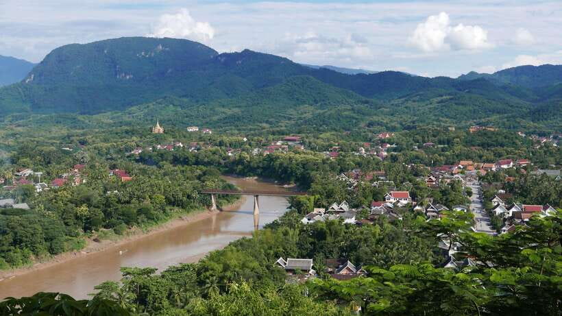 Luang Prabang Private Full-Day Tour and Lunch - Wat Xiengthong: the famous roofs and a guided look at classical style