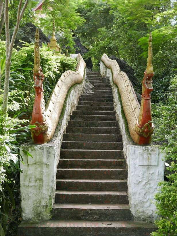 Luang Prabang Private Full-Day Tour and Lunch - Wat Sene and the oldest temple feeling