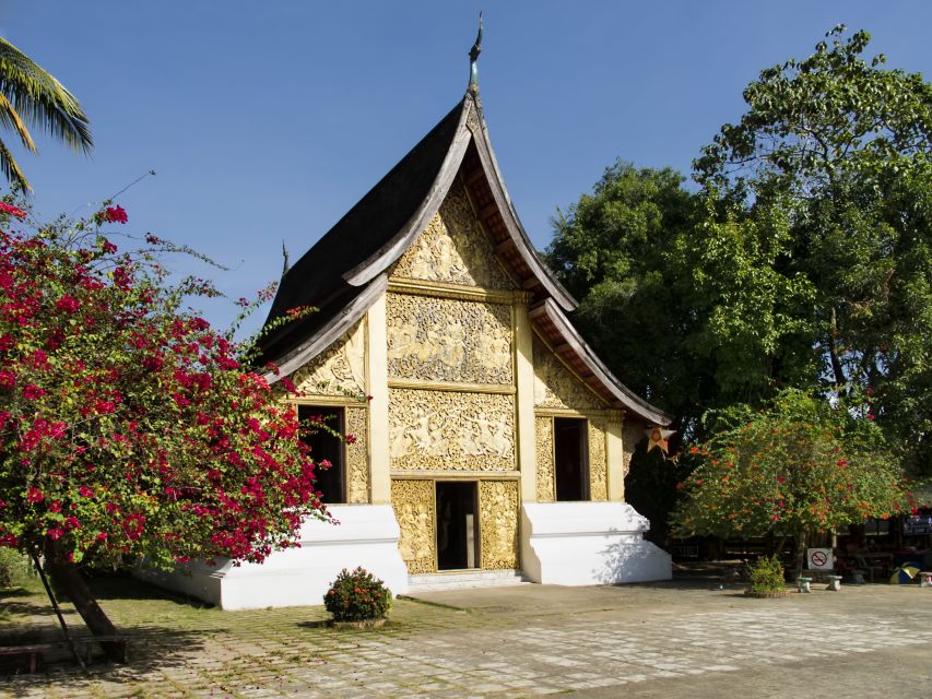 Luang Prabang: Private Must-See Sights and Mount Phousi Tour - Lunch with your guide: the part that turns facts into meaning