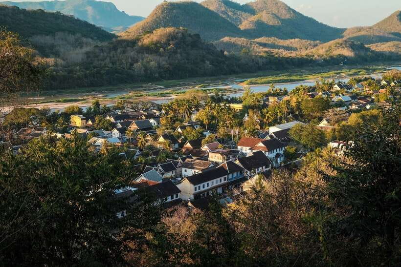 Luang Prabang: UNESCO World Heritage City Highlights Tour - The best timing trick: the 6 AM alms-giving plus morning market