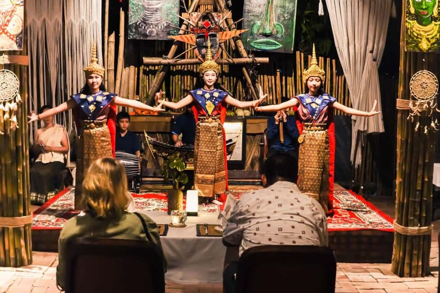 Luangprabang: Dinner with Lao Traditional Dance Performance - The Dinner: Lao-Inspired Flavors with International Options
