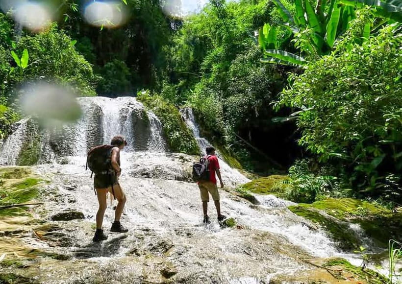 Nong Khiaw: 100 Waterfalls, Nam Ou & Khmu Village Day Tour - Done Khoun village stop: small, human, and built into the river story