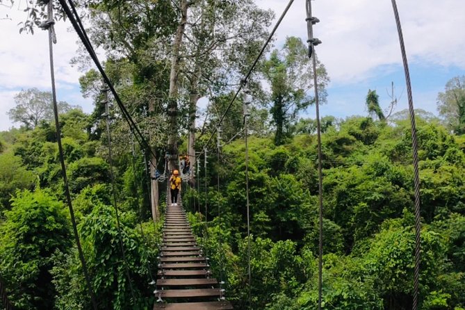 One Day Guided Tour: Kayaking, Zipline & Tubing In The Cave from Vang Vieng - Timing, Group Size, and Staying Comfortable for 8 Hours