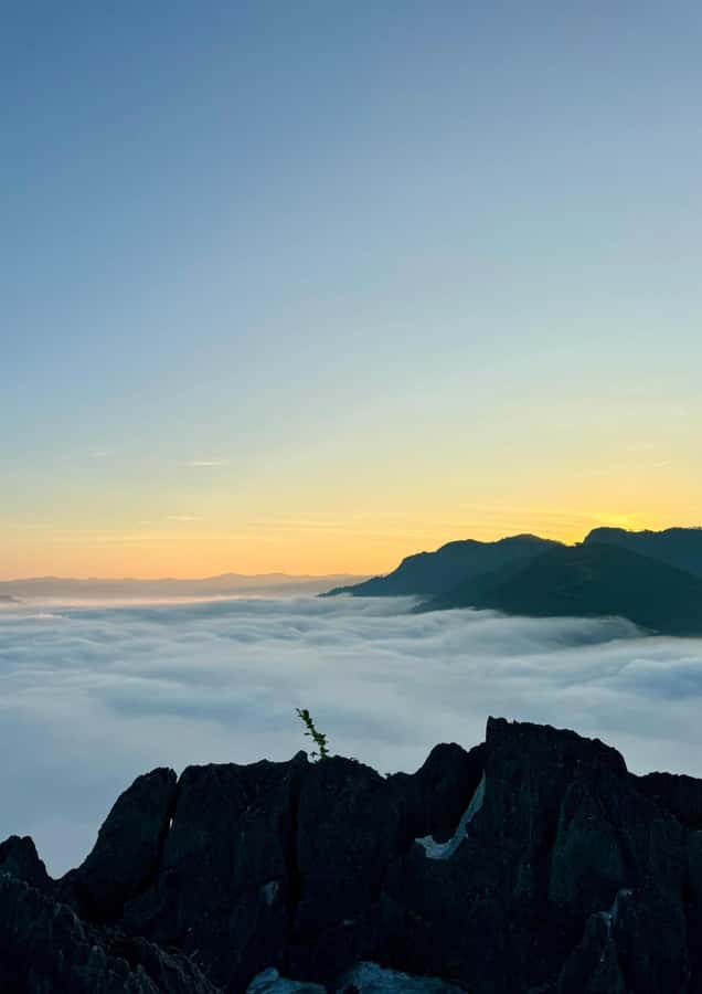 Overnight Camping At nong khiaw view point, 360 view - Day 2 Sunrise and the Foggy Descent Into Nong Khiaw
