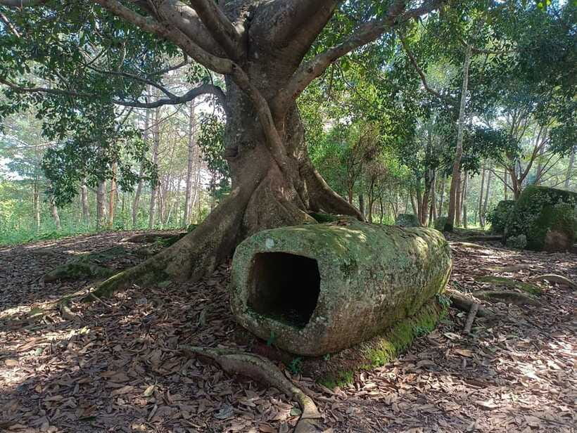 Plain of jars private tour - Site 2 at Ban Na Kho and phousalato mountain: panoramic payoff