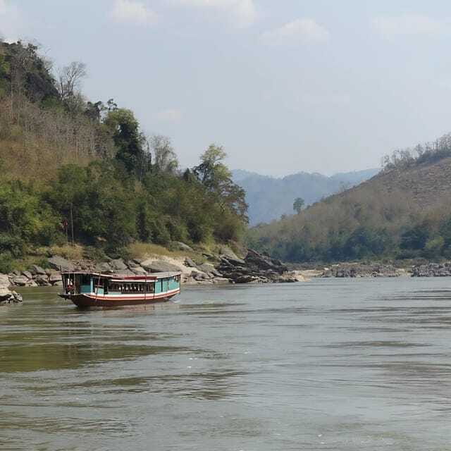 Slow Boat Chiang Rai: to Luang Prabang 2Day 1Night - Visa on arrival in Lao at Huay Xai: what to prepare