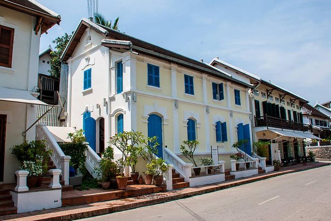 Small Group Half Day Luang Prabang city tour - Pickup, timing, and how to prepare for an early start