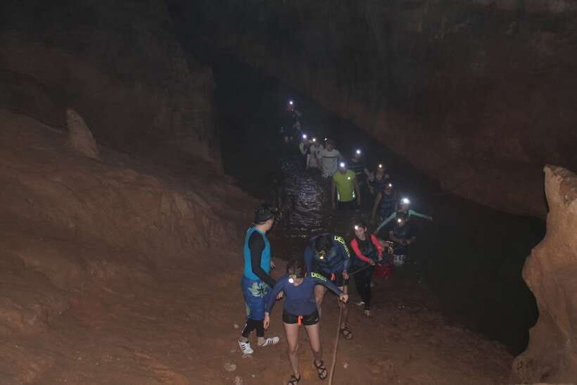 Vang Vieng: Kayaking & Cave Tubing with Zip Line/Blue Lagoon - Banana-leaf picnic lunch on the water, with views of Phar None Cliff