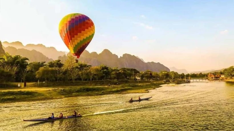 Vang vieng: Longtail boat&Hot Air Balloon&hotel pick-up - Key things that make this combo worth your time