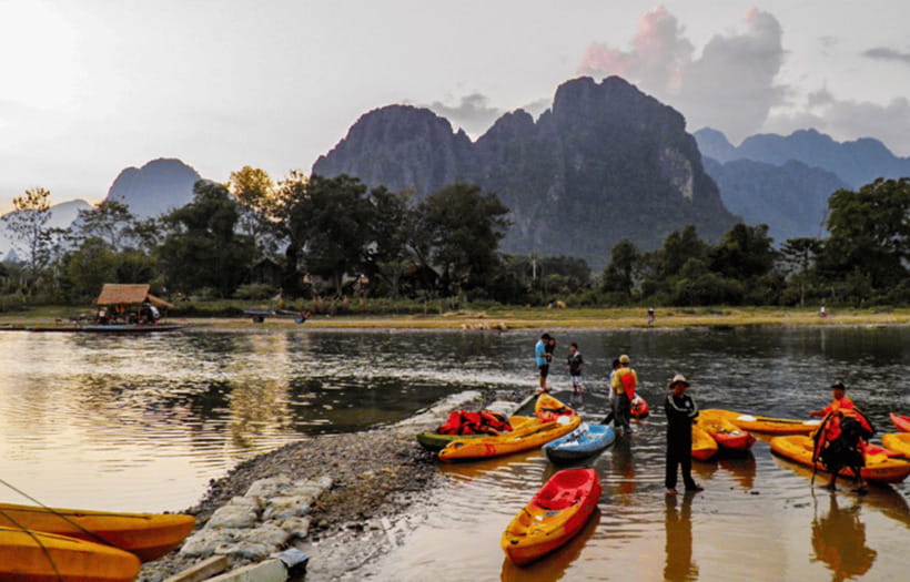 Vang Vieng: Zipline&Kayaking&BlueLagoon 1 - A full day in Vang Vieng: kayaking, zipline, and Blue Lagoon 1 cooling time