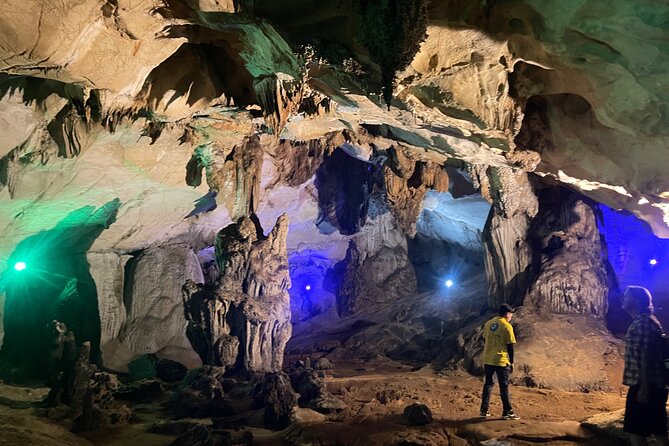 VangVieng Climbing and Ballon Area (Departure from Vientiane) - Jang Cave: wartime shelter turns into a quiet walk