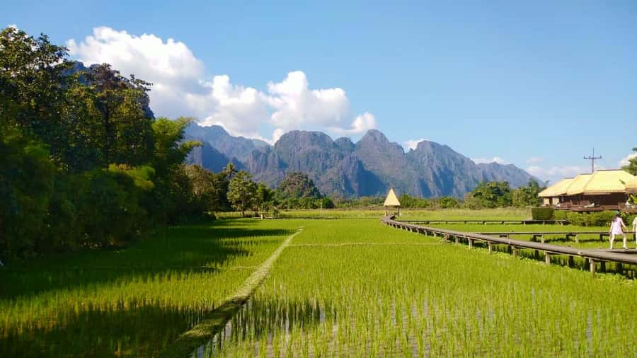 Vangvieng Climbing & Ballon Adventure - Jang Cave: Cool Air, Moving Water, and a Different Kind of Adventure