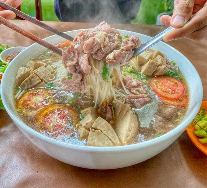 Vientiane classic Food tour ( Included Food ) - Transportation and a Guide Who Keeps the Day Moving